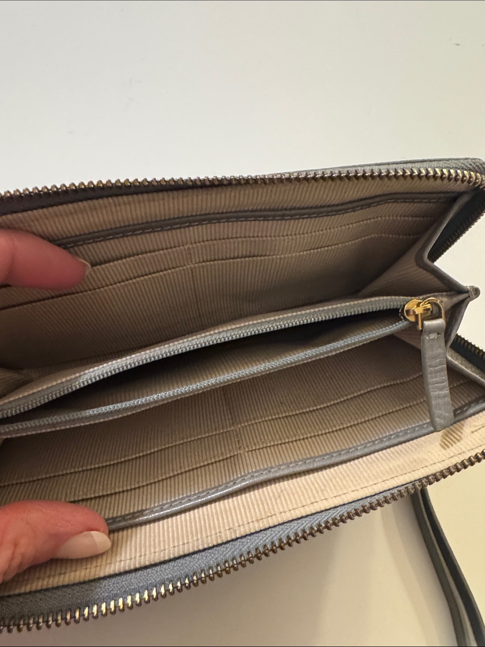 Gray Leather Margot New York Anthropologie Gabby Zip Around Wallet Wristlet EUC - Picture 10 of 10